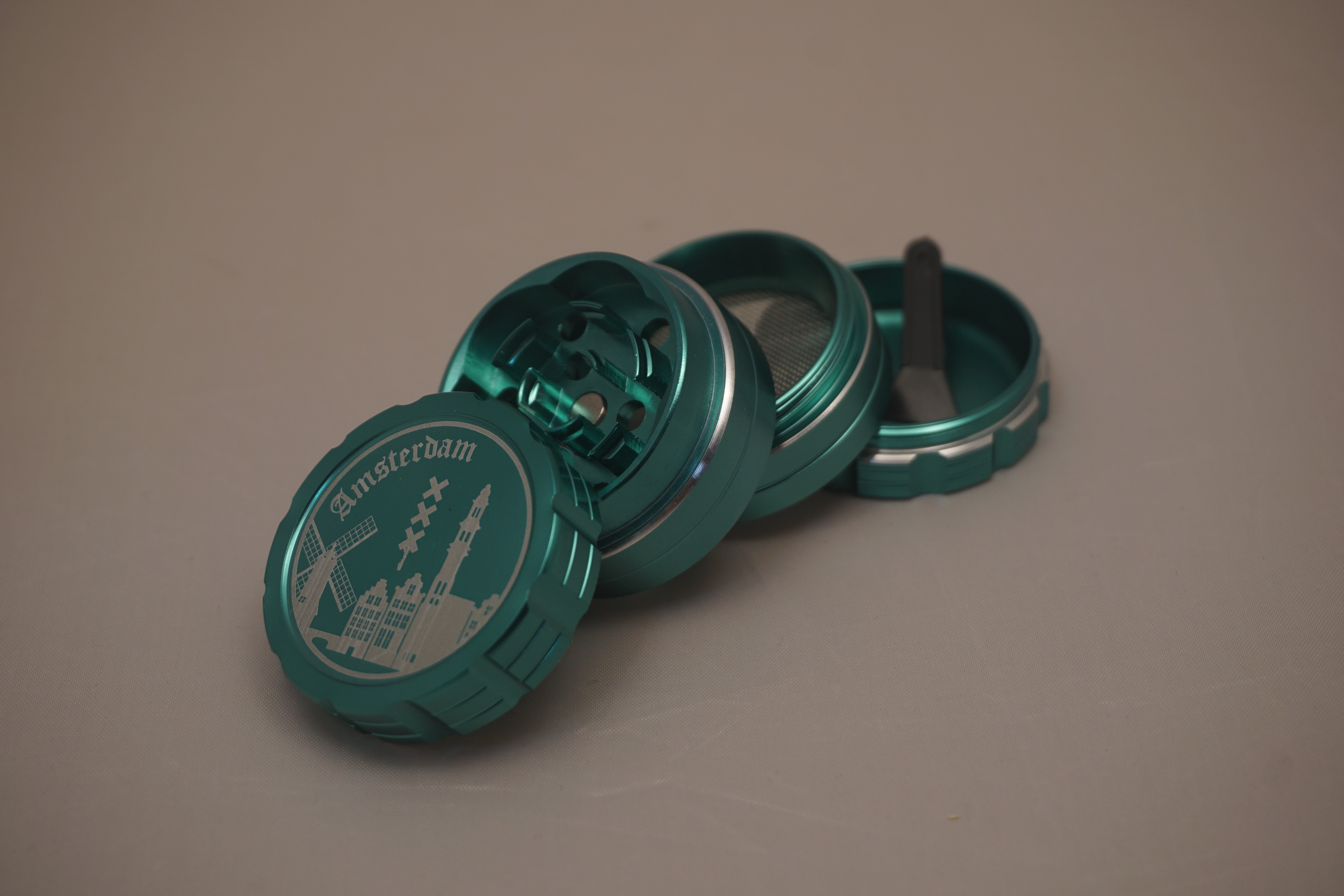 Amsterdam Grinder Turquoise 4 Parts 40MM